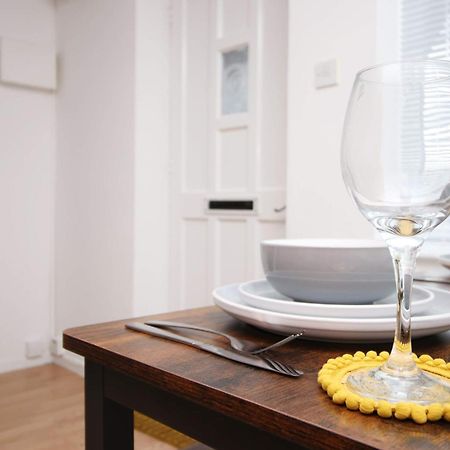 2Bedroom Home- Free Parking, Wi-Fi & Patio- Available For Long Or Short Term Bristol Eksteriør billede