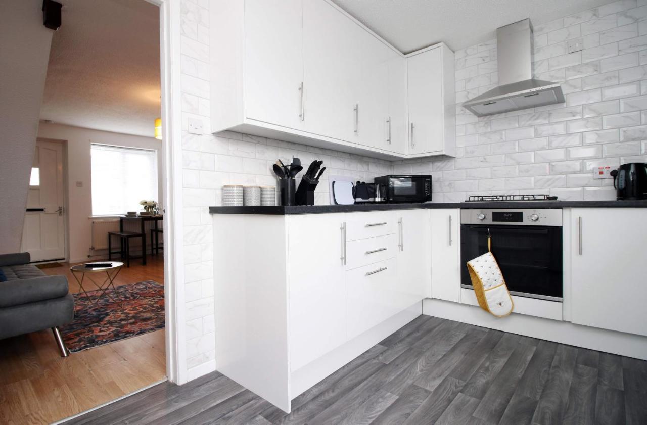 2Bedroom Home- Free Parking, Wi-Fi & Patio- Available For Long Or Short Term Bristol Eksteriør billede