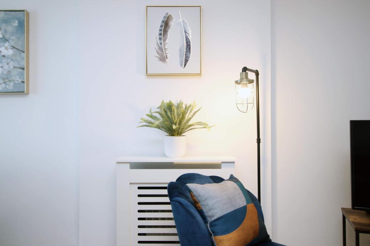 2Bedroom Home- Free Parking, Wi-Fi & Patio- Available For Long Or Short Term Bristol Eksteriør billede