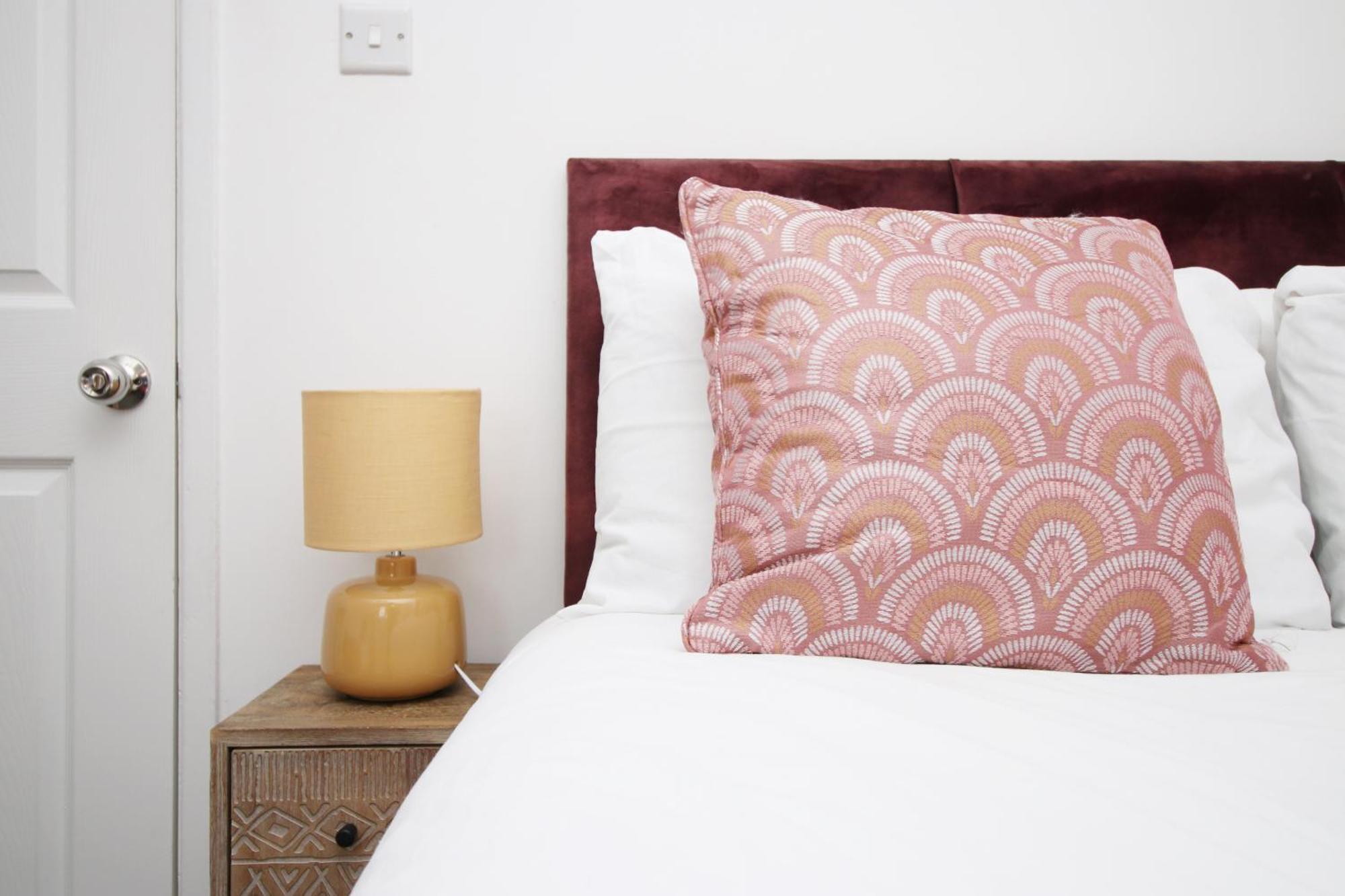 2Bedroom Home- Free Parking, Wi-Fi & Patio- Available For Long Or Short Term Bristol Eksteriør billede