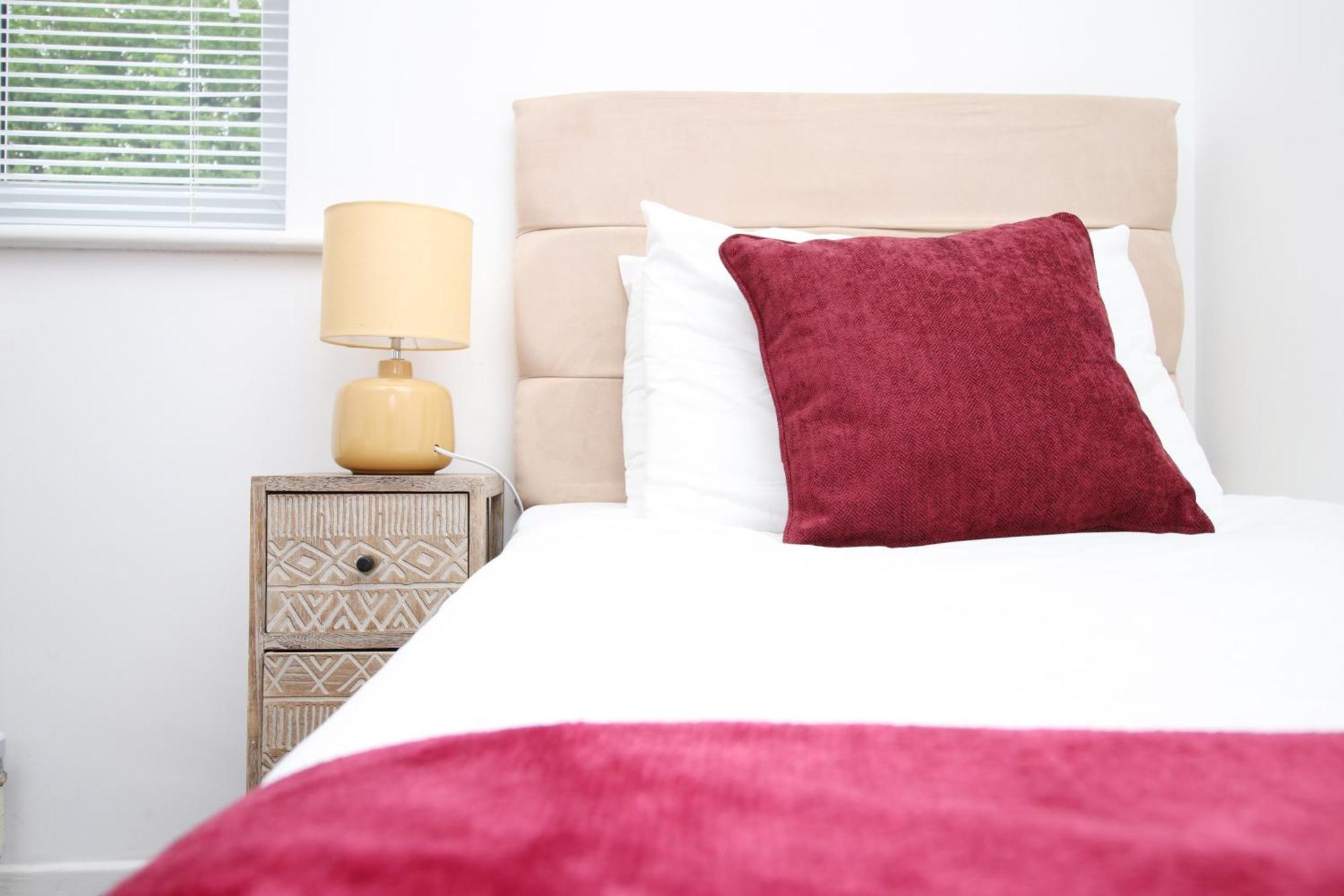2Bedroom Home- Free Parking, Wi-Fi & Patio- Available For Long Or Short Term Bristol Eksteriør billede